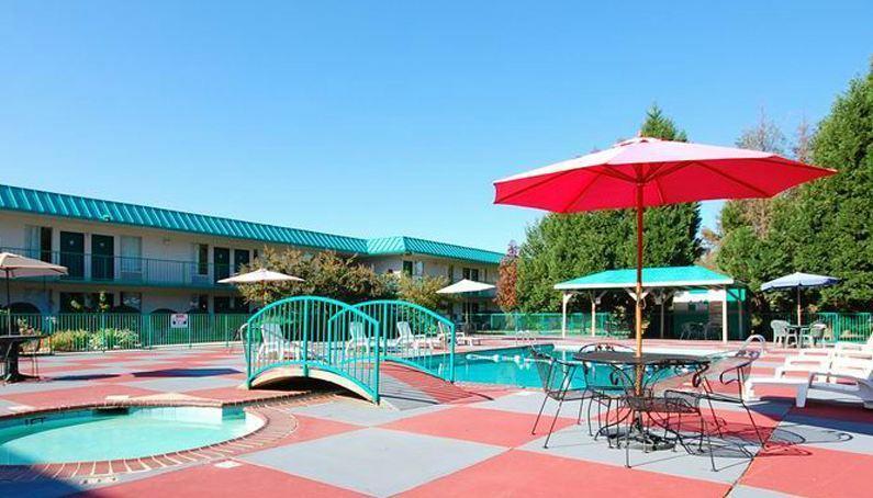 Econo Lodge Inn & Suites Carrollton Exterior photo