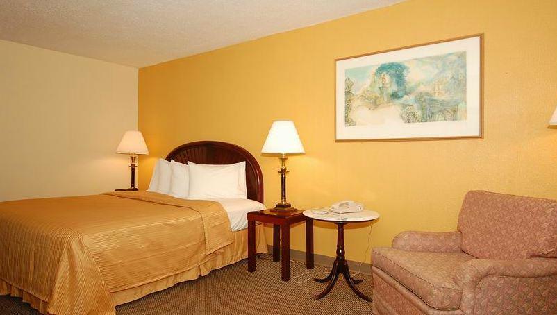 Econo Lodge Inn & Suites Carrollton Room photo